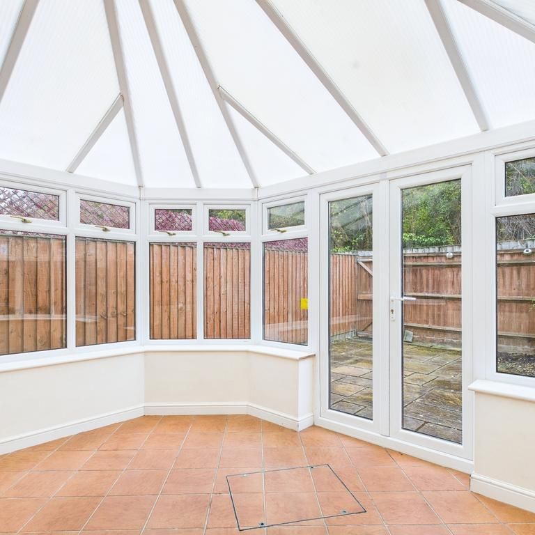 3 bedroom semi-detached house to rent - Photo 1