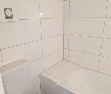 Apartment verfügbar im 4.OG +++ Aufzug + Balkon + SONNIG - Photo 3