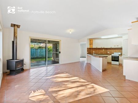 Family Home with Study, Fireplace & Side Access - Photo 2