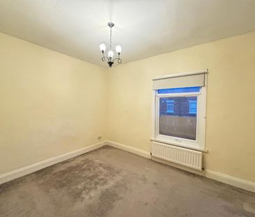 2 bedroom semi-detached house to rent - Photo 4