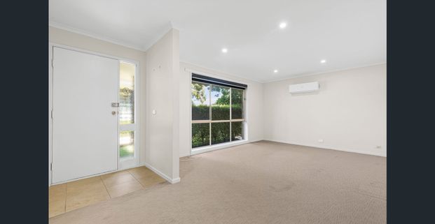 Modern Family Living on Como Road - Photo 1