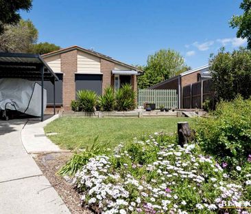 Renovated Three Bedroom Family Home - Photo 2