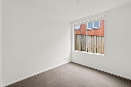 3 Bedroom Unit in Sandy Bay - Photo 4
