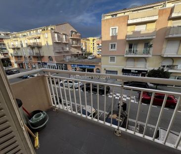 Location Appartement 3 pièces 55 m2 à Sainte-Maxime - Photo 3