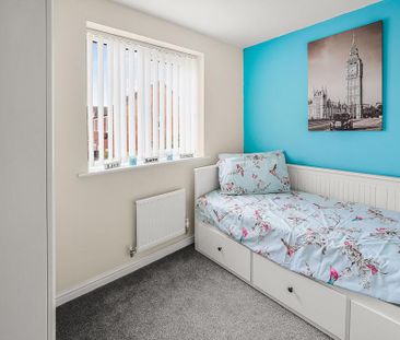 3 bedroom semi-detached house to rent - Photo 5