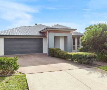 Stunning home in Seaside Boulevard - Photo 4