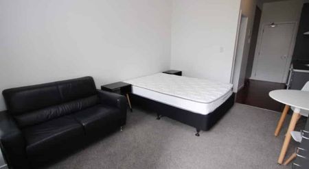 THE AUCKLANDER - GREAT PRIVATE BIG STUDIO APARTMENT - Photo 3