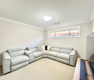 Stunning Family Home! - Photo 2