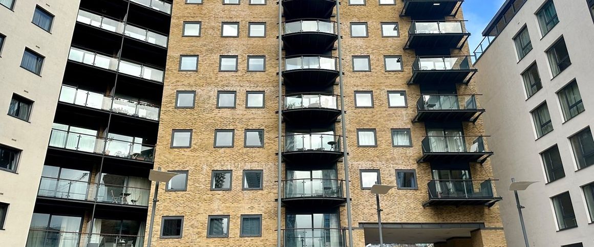 2 Bed Flat, Boardwalk Place, E14 - Photo 1