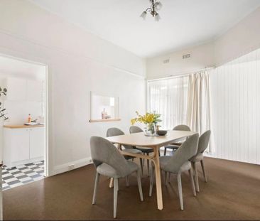 1/4 Rosebank Avenue, Strathmore VIC 3041 - House For Rent | Domain - Photo 2