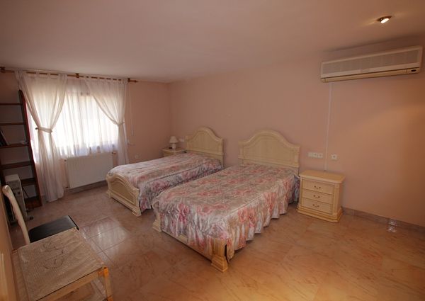 2 Bedrooms Villa in Albir