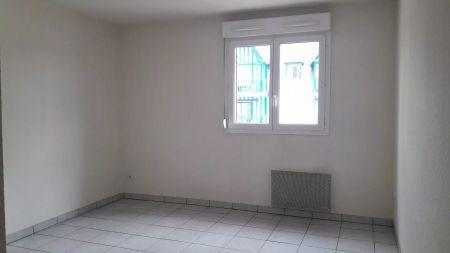 location Appartement T3 DE 51m² À ST ARNOULT - Photo 2