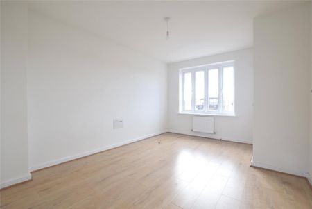 2 bedroom semi-detached house to rent - Photo 2