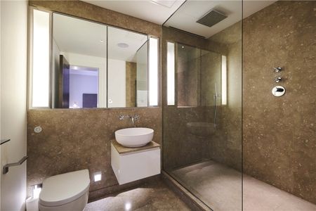 VIRTUAL TOUR AVAILABLE A three bedroom apartment of approximately 2,420 square feet. - Photo 3