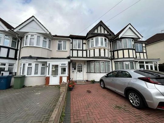 Warden Avenue, Harrow, HA2 - Photo 1