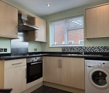 2 bedroom maisonette to rent - Photo 4