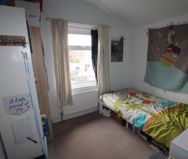 3 bedroom terraced house to rent - Photo 6