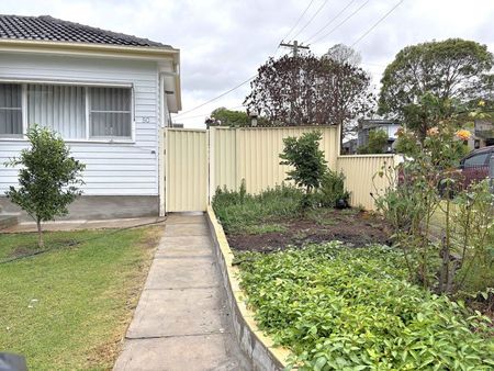 50 Elizabeth Crescent - Photo 2