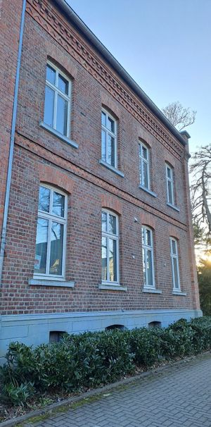 Historischer Charme trifft modernen Wohnkomfort. 2-Zimmerwohnung zum Wohlfühlen! - Photo 1