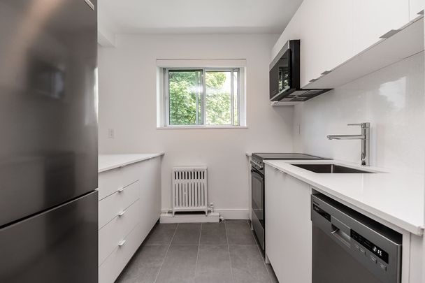 39 Riverwood Parkway - Photo 1