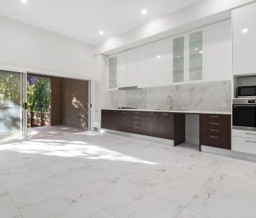 Contemporary 2-bedroom granny flat - Photo 1