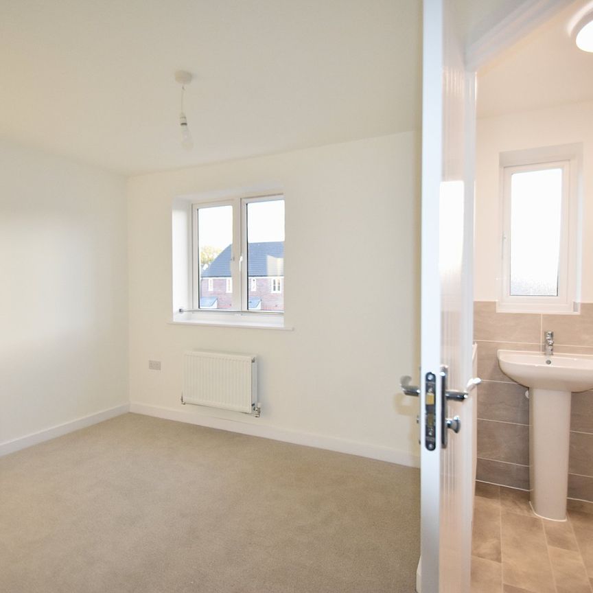 2 bedroom semi-detached house to rent - Photo 1