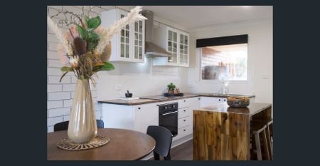 Modern Two-Bedroom Unit in Prime Morphett Vale Location! - Photo 3