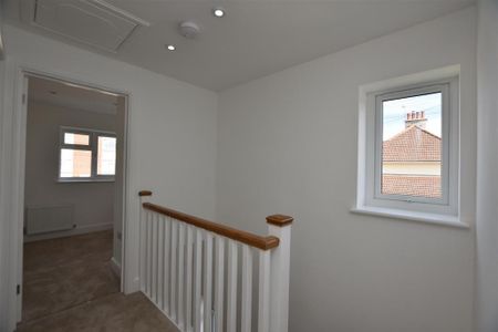 3 bedroom end of terrace house to rent - Photo 5