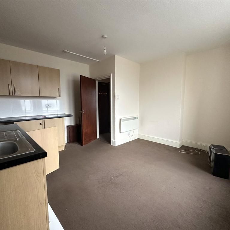 1 bedroom flat to rent - Photo 1