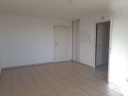 location Appartement T2 DE 42.5m² À MARANS - Photo 2