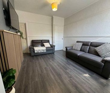 Bed // West End // Student House // Aug, LN1 - Photo 4