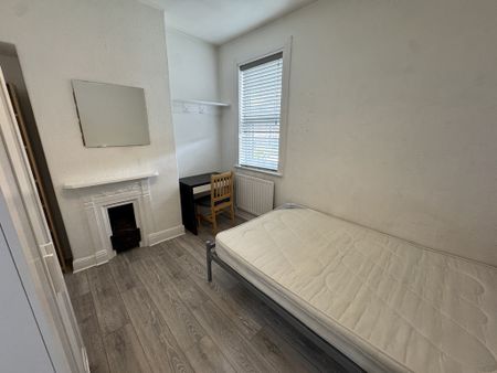 Upper Newborough Street, Burton Stone Lane - P2306 - Photo 5