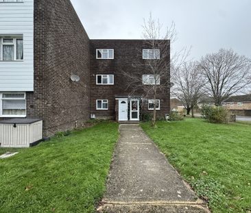 Wakehams Green Drive, Crawley - Photo 3