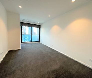Stunning One Bedder with beautiful view in Southbank! - Photo 1