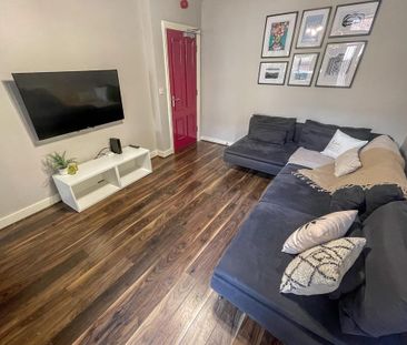 6 bedroom terraced house to rent - Photo 2