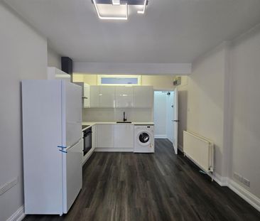 Nasmyth Street, London W6 - Photo 3