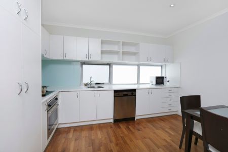 14 Hobsons Place, Adelaide SA 5000 - Townhouse For Rent | Domain - Photo 3