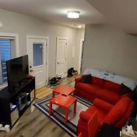 1 bedroom basement suite - Photo 4