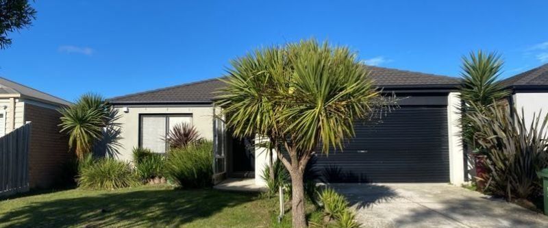 33 Ebony Street Cranbourne VIC - Photo 1