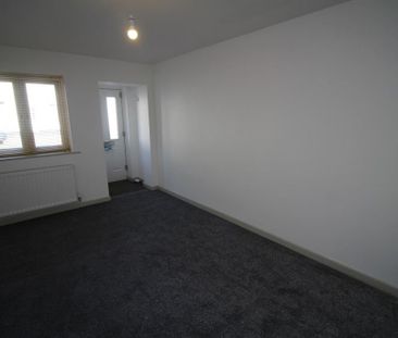 2 bedroom townhouse to rent - Photo 2