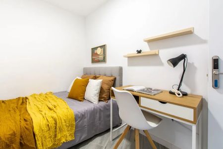 Calle de Tetuán, Madrid, Community of Madrid 28013 - Photo 2