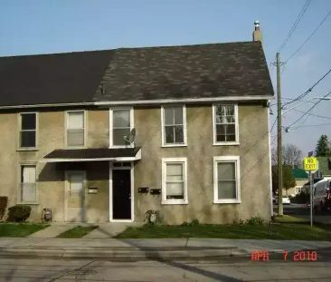 2 Bedrrom upper duplex 1.5 Bathroom for rent Downtown Brockville | ... - Photo 1