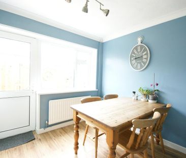 3 bedroom semi-detached house to rent - Photo 3