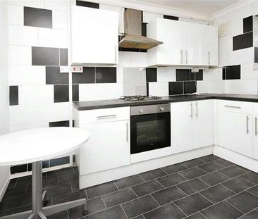 Braintree Road, Dagenham, RM10 - Photo 2