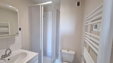 Location Appartement 2 pièces 40m² ST CYR SUR LOIRE 37540 - Photo 3