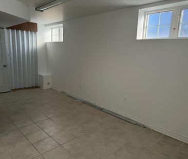 For Lease - 700 Columbus Way, Newmarket, Ontario - Photo 3