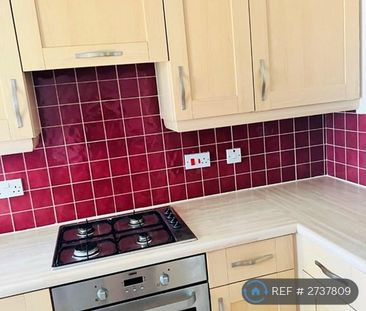 3 bedroom semi-detached house to rent - Photo 5