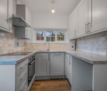 2 bedroom semi-detached house to rent - Photo 3