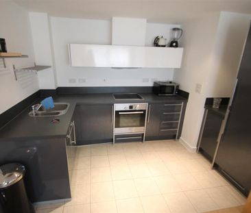 2 bedroom apartment to rent - Photo 4