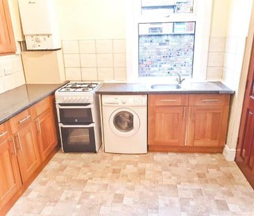 4 bedroom terraced house to rent - Photo 5